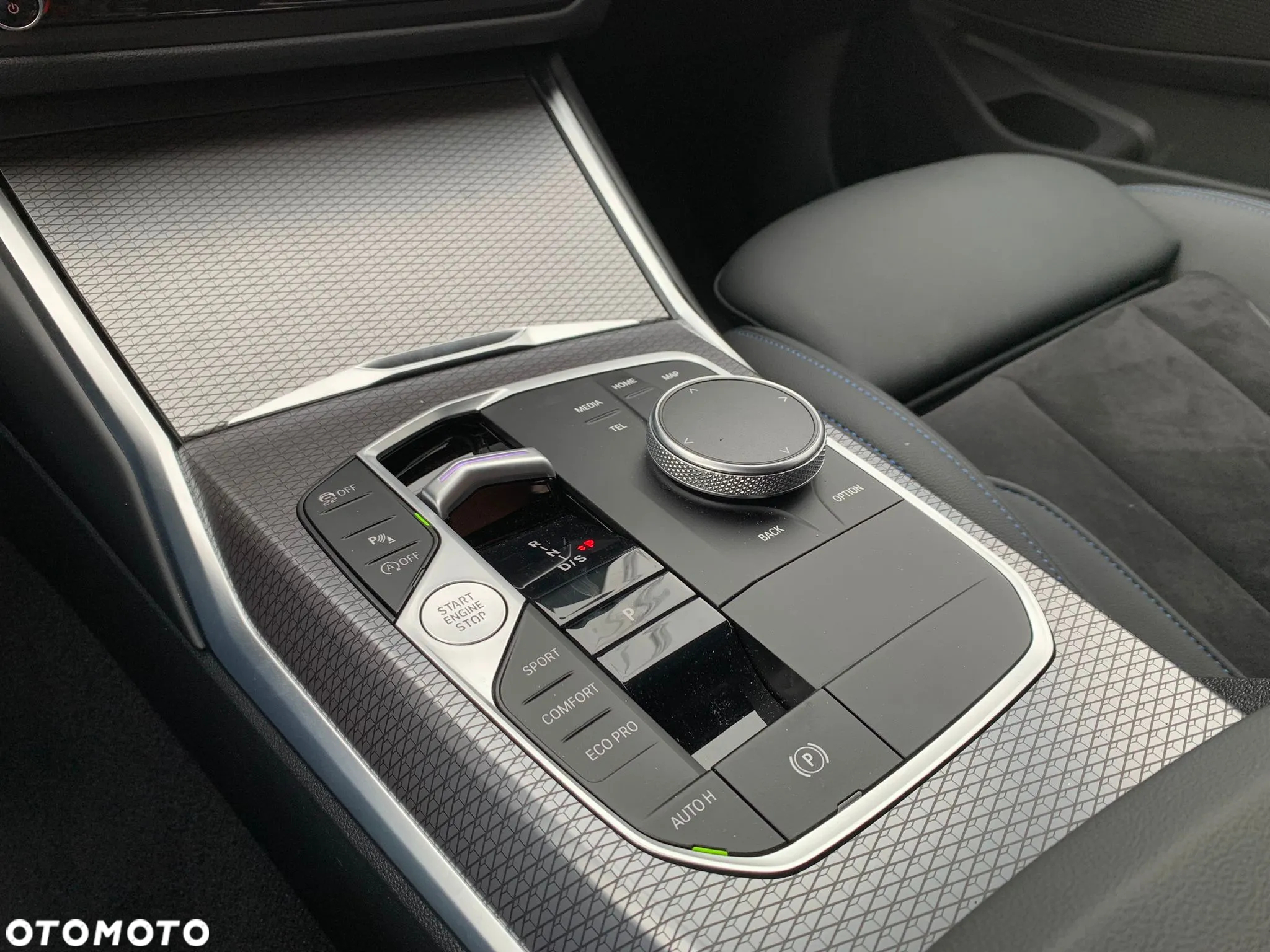 BMW Seria 3 330i M Sport - 12