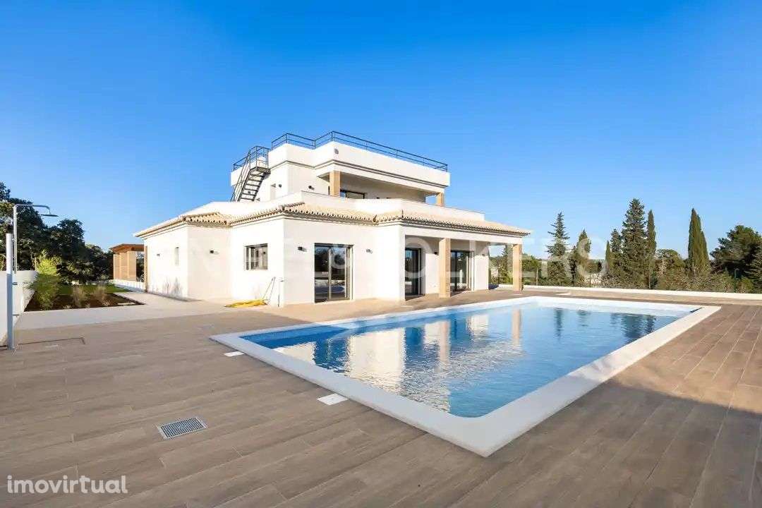 Luxuosa Moradia V4 no Campo próxima do Carvoeiro - Grande imagem: 2/47