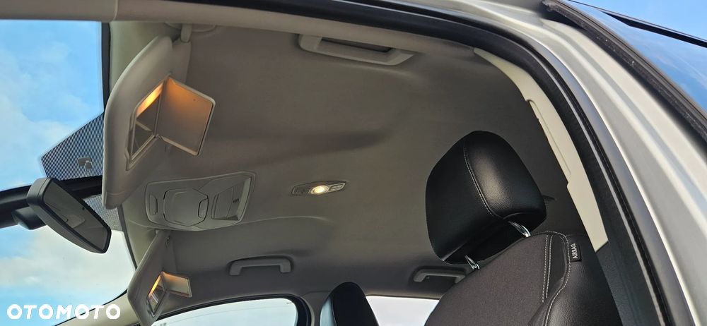 Ford Kuga 2.0 TDCi 2x4 Titanium - 17