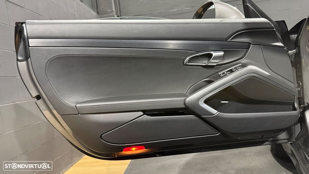 Porsche 911 (991) Carrera 4 GTS PDK - 36