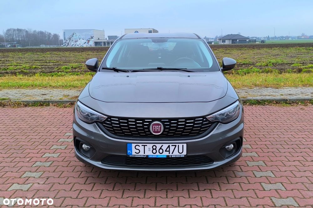 Fiat Tipo 1.4 16v Lounge EU6d - 2