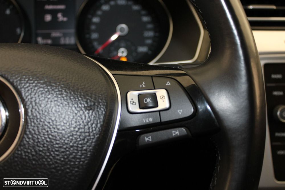 VW Passat Variant 2.0 TDi Business Package DSG - 13