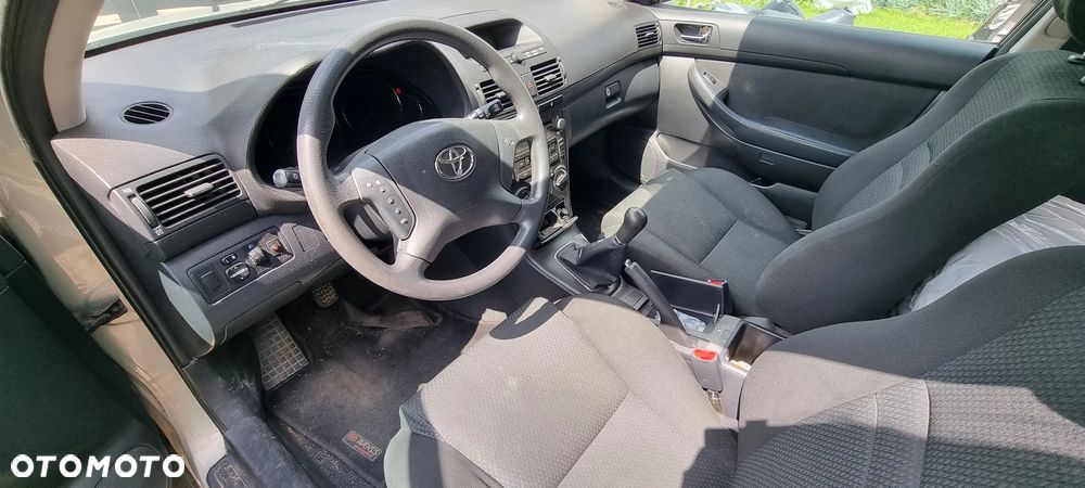 Toyota Avensis 1.8 VVT-i Terra - 5