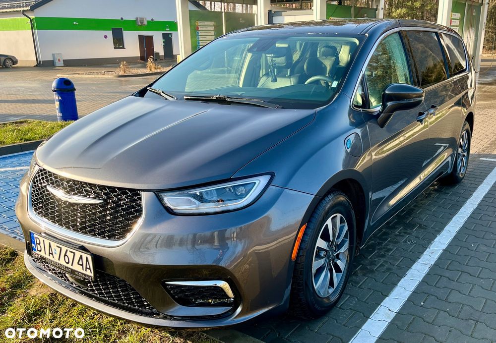 Chrysler Pacifica - 2