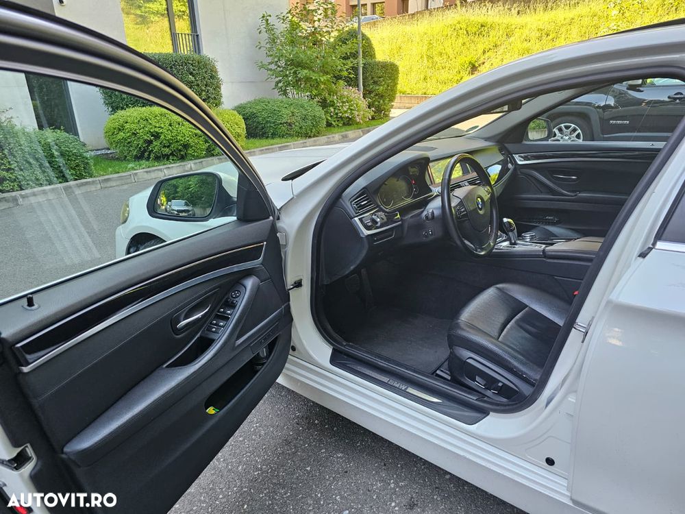 BMW Seria 5 520d Aut. Luxury Line - 8