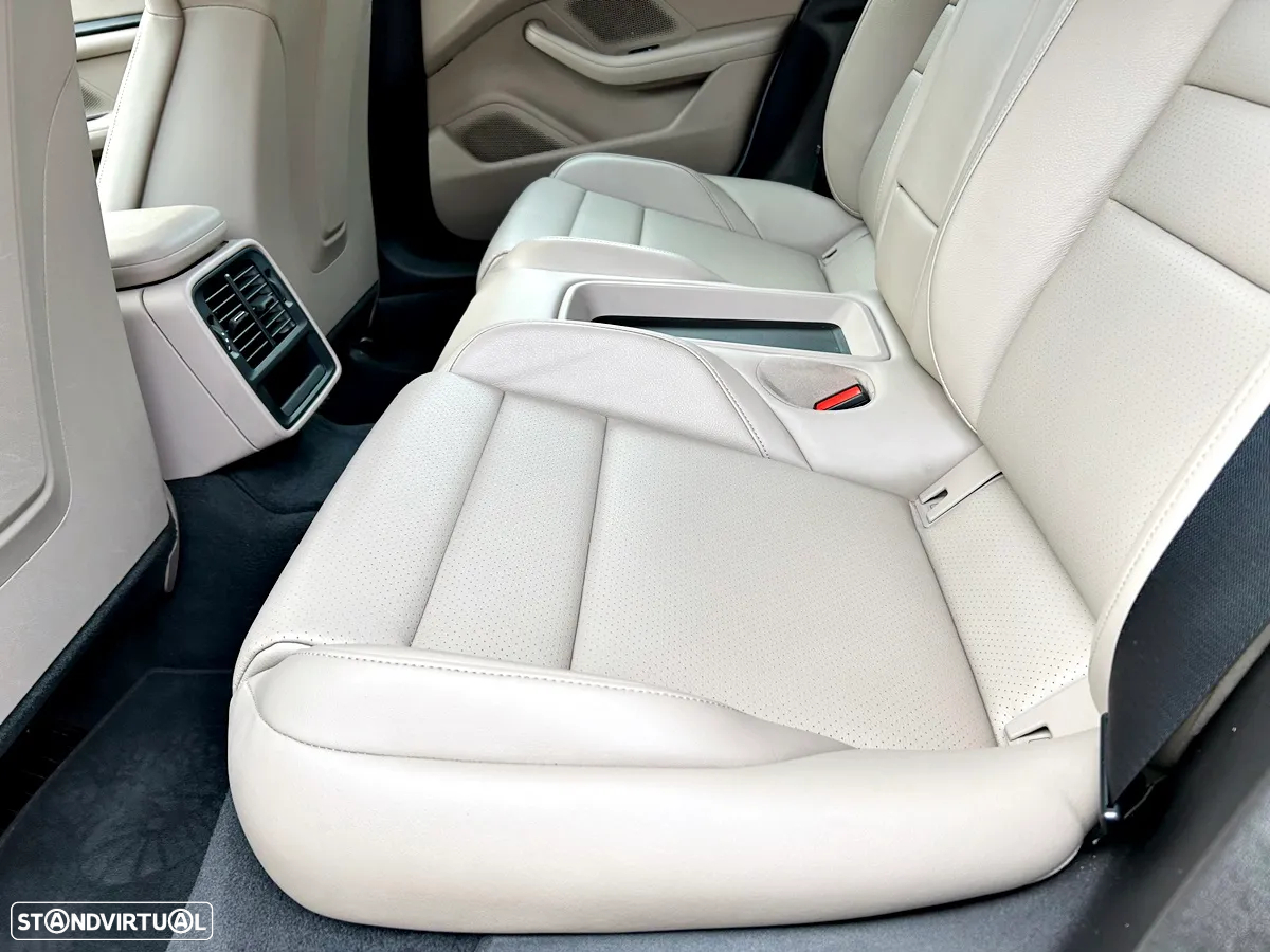Porsche Taycan Standard - 27