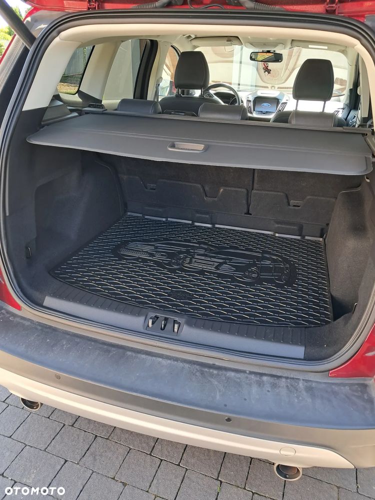 Ford Kuga 1.5 EcoBoost 2x4 Titanium - 9