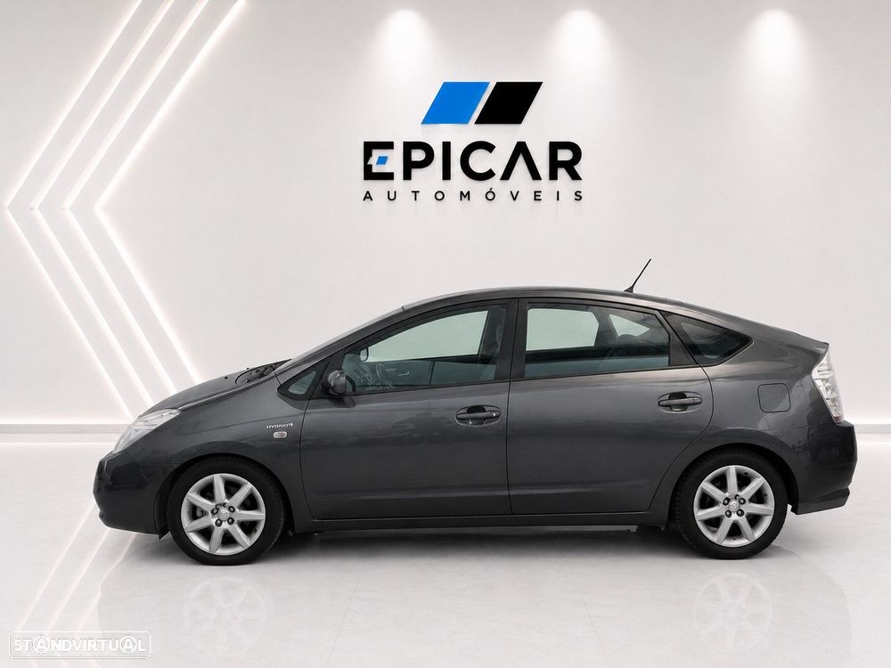 Toyota Prius - 3
