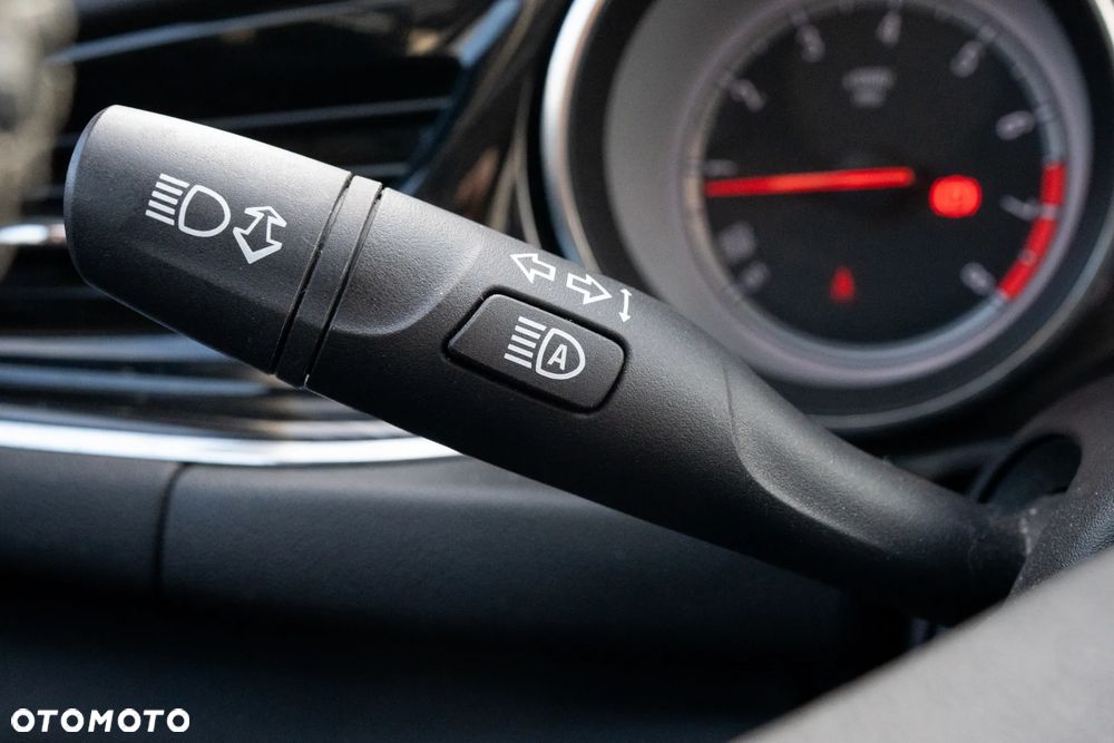 Opel Insignia 1.5 T Innovation S&S - 19