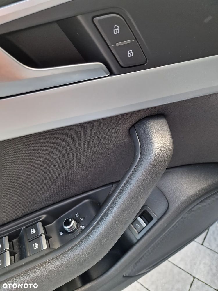 Audi A4 Avant 2.0 TDI S tronic - 16