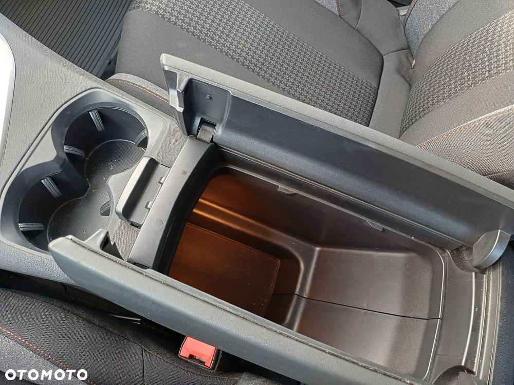 Peugeot 3008 1.2 PureTech Active Pack S&S EAT8 - 30
