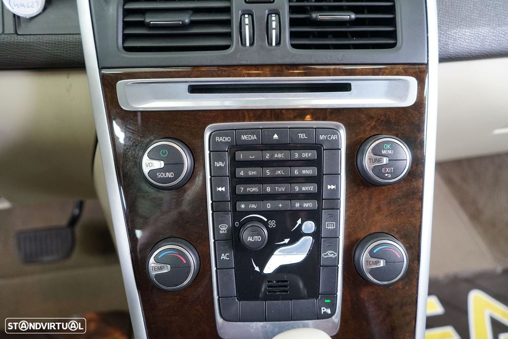 Volvo XC 60 2.0 D3 Summum Geartronic - 32