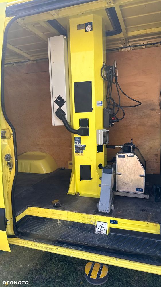 Mercedes-Benz Sprinter 513 - 6