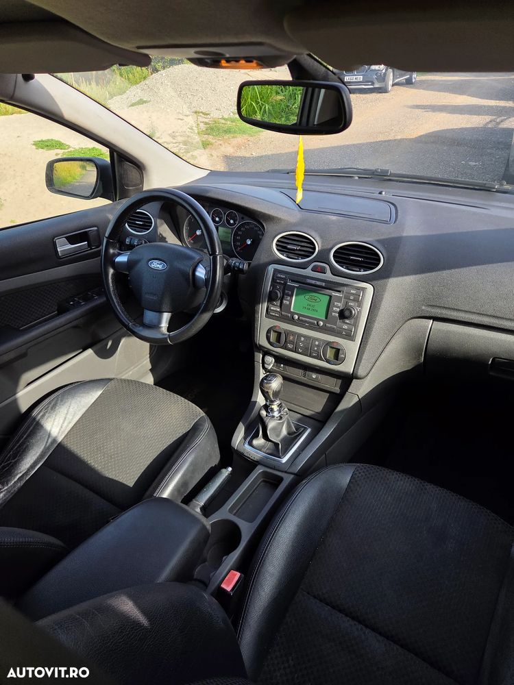 Ford Focus 2.0 TDCi Ghia - 8