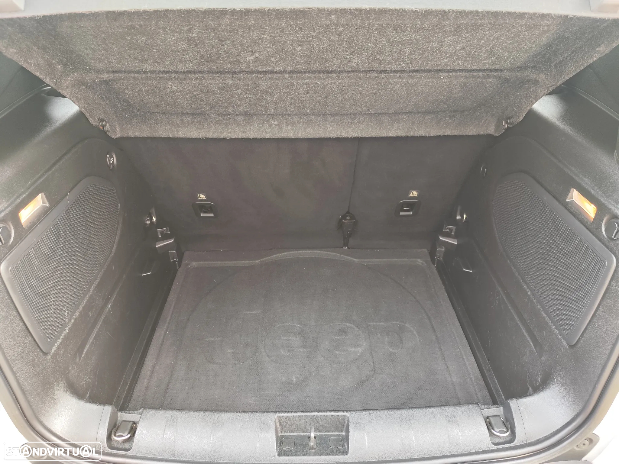 Jeep Renegade - 15
