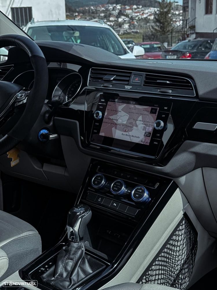 VW Touran 1.6 TDI R-Line DSG - 13