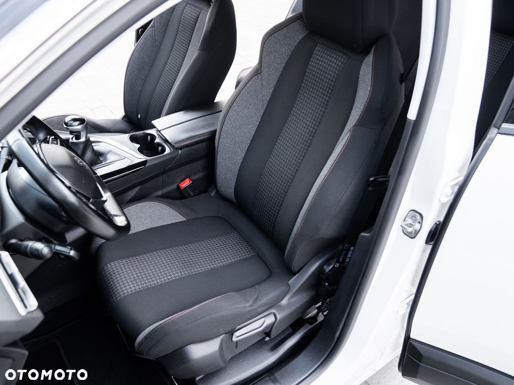 Peugeot 3008 PureTech 130 Stop & Start GPF Active Business-Paket - 25