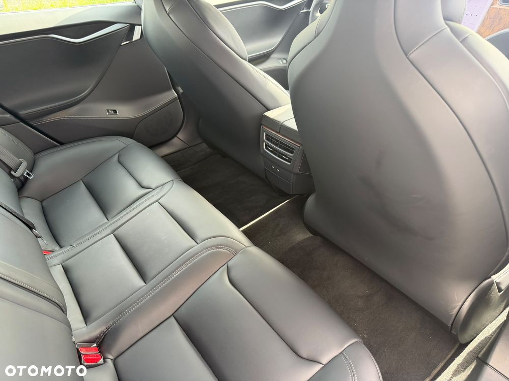 Tesla Model S - 13