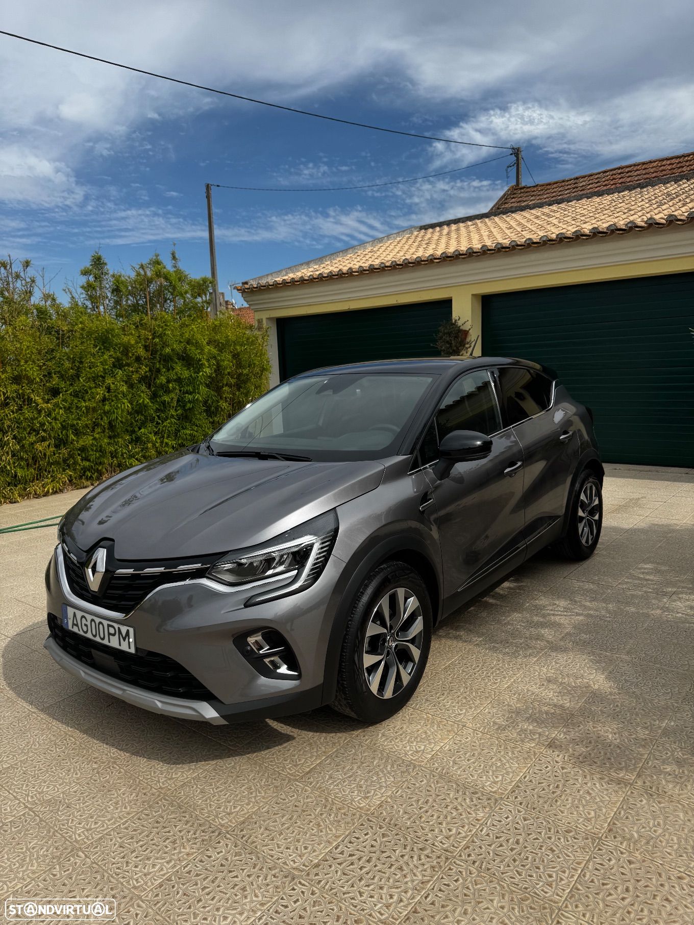 Renault Captur 1.0 TCe Exclusive - 1