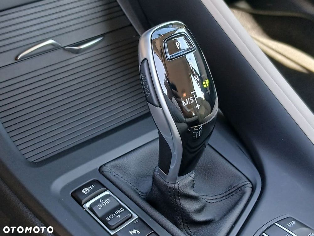 BMW X1 sDrive18i Advantage - 20