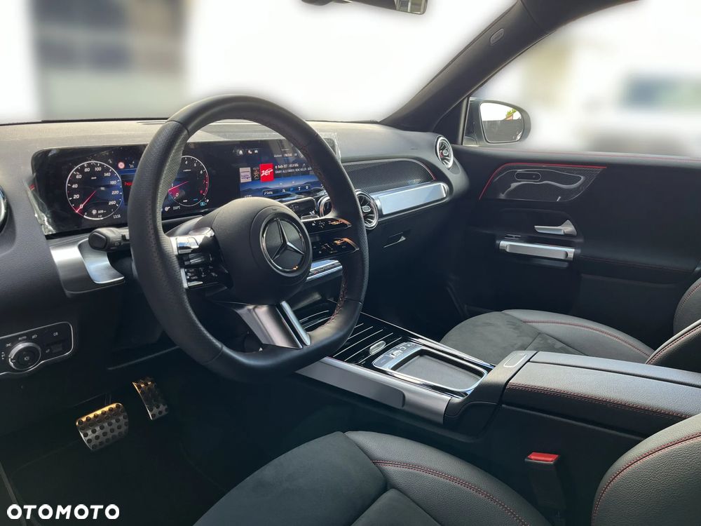 Mercedes-Benz GLB - 9