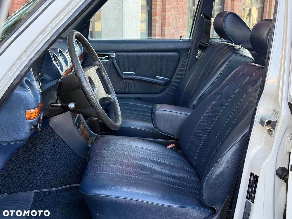 Mercedes-Benz W123 - 20