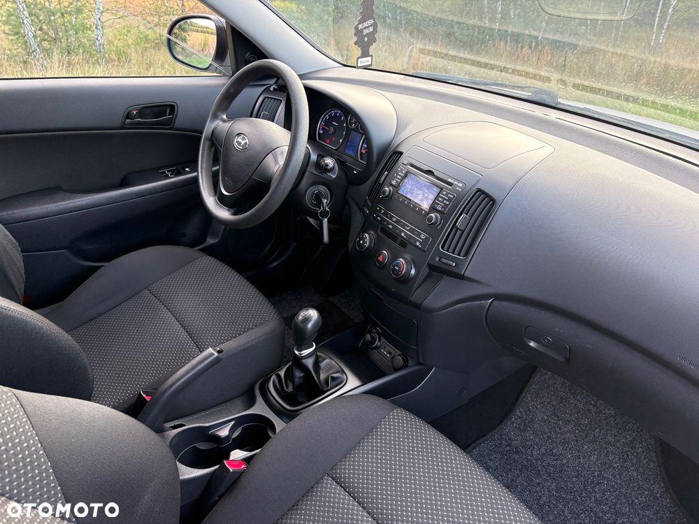 Hyundai i30 1.4 Base + - 29