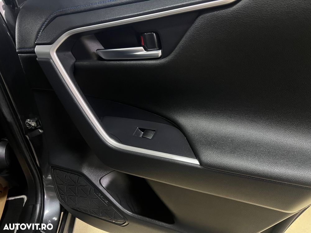 Toyota RAV4 2.5 4x4 Hybrid Black Edition - 17