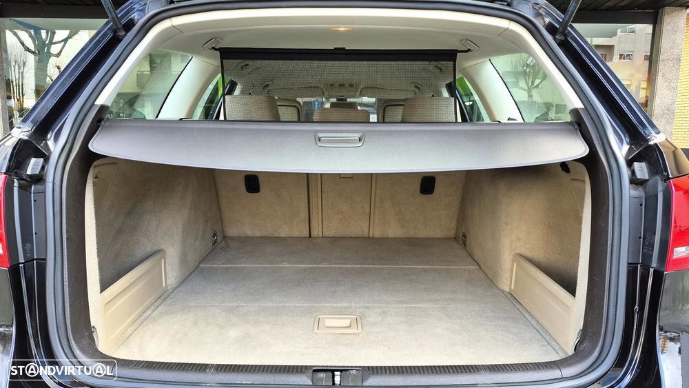 VW Passat 1.6 TDI BlueMotion Highline - 17