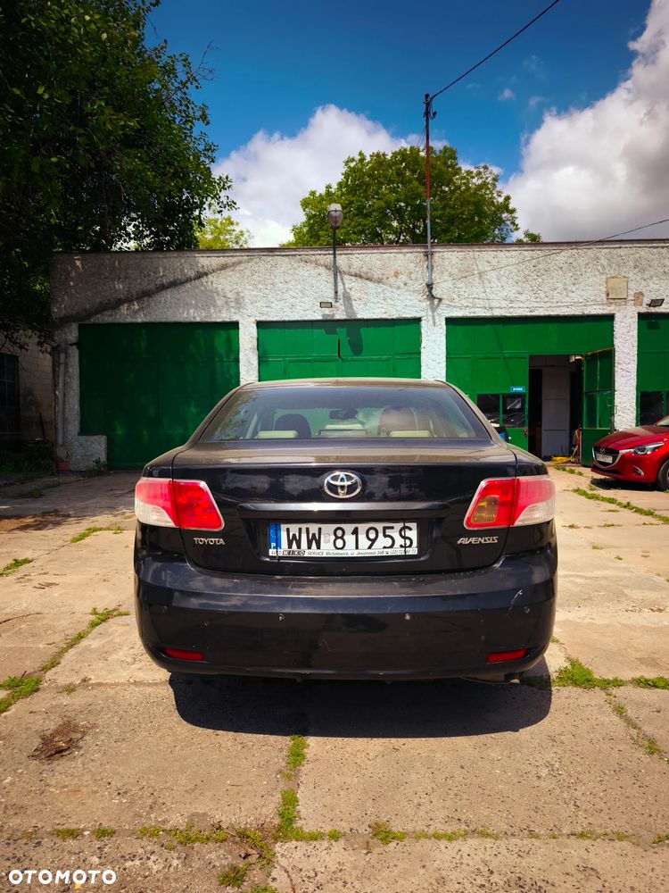 Toyota Avensis - 5