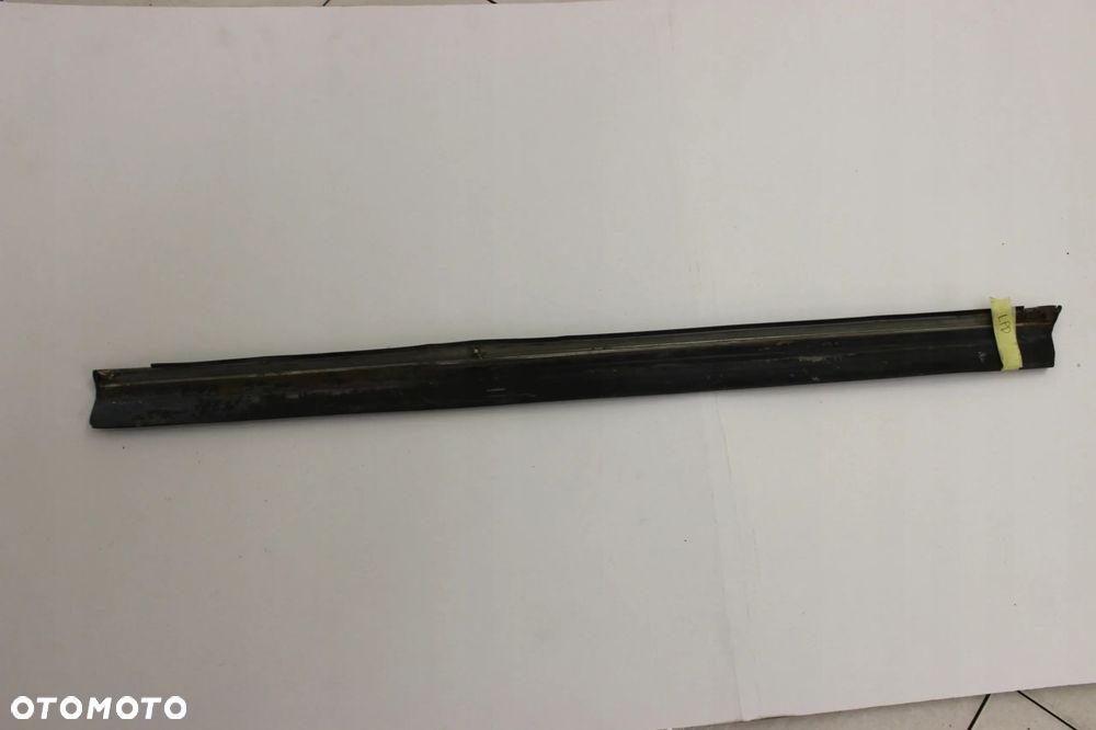 LISTWA DRZWI LEWY PRZÓD GUMA CHROM MERCEDES W123 - 6
