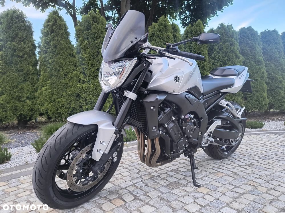 Yamaha FZ - 2
