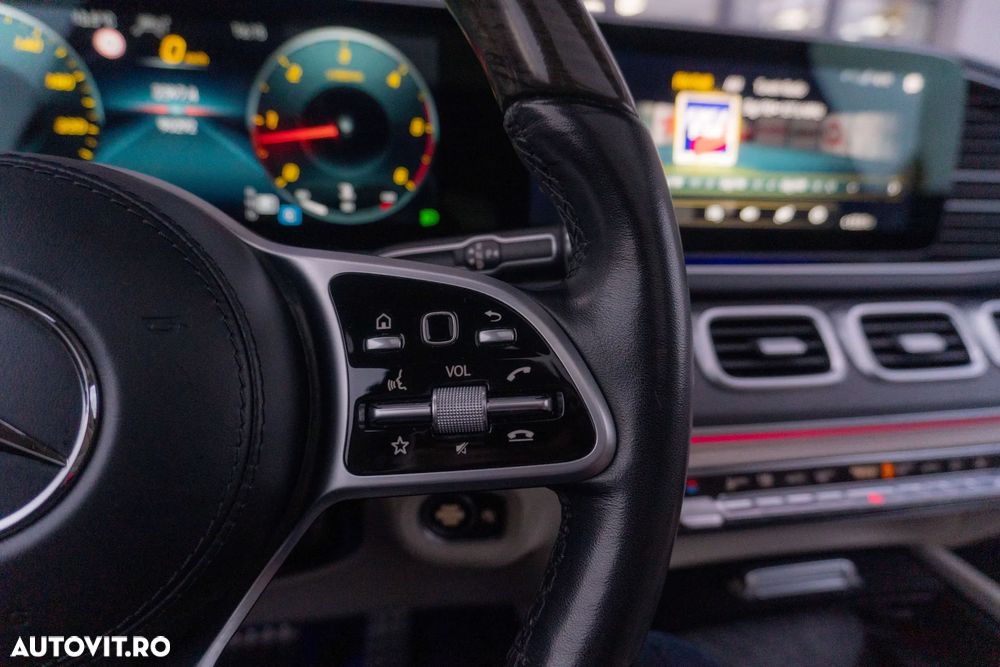 Mercedes-Benz GLS - 22