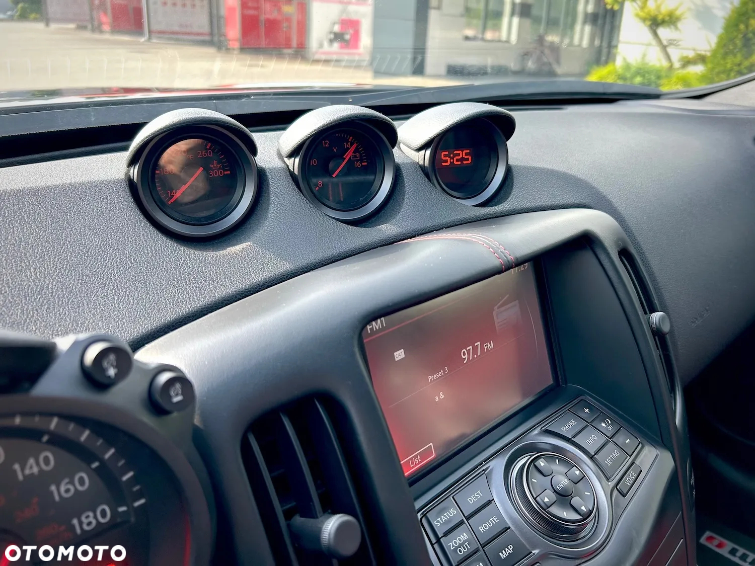 Nissan 370 Z - 26