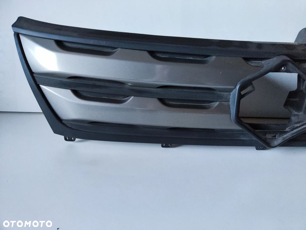 Atrapa zderzaka przedniego. Gril Suzuki Vitara 72121 54P0 - 2