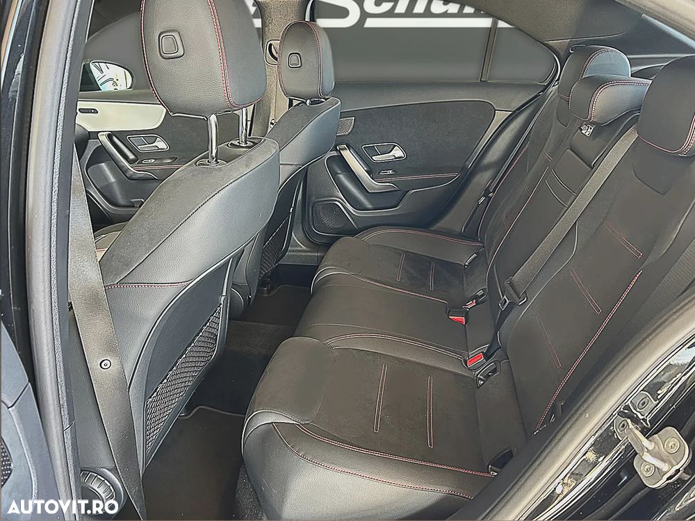 Mercedes-Benz A 200 7G-DCT AMG Line - 12