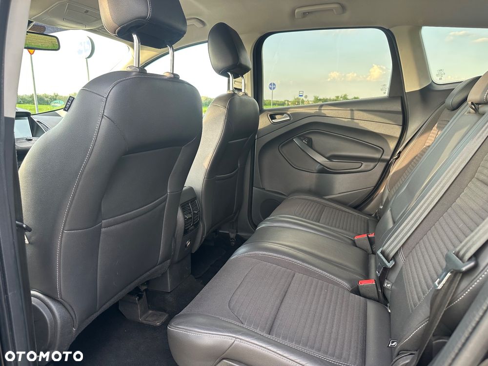 Ford Kuga 2.0 TDCi 2x4 Titanium - 11