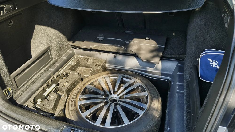 Volkswagen Passat 2.0 TDI Highline R-Style DSG - 19