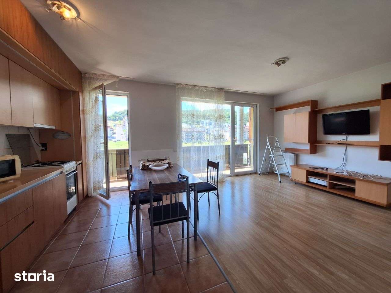 Apartament cu 2 camere, 52 mp, parcare, zona Porii — fotografia 3