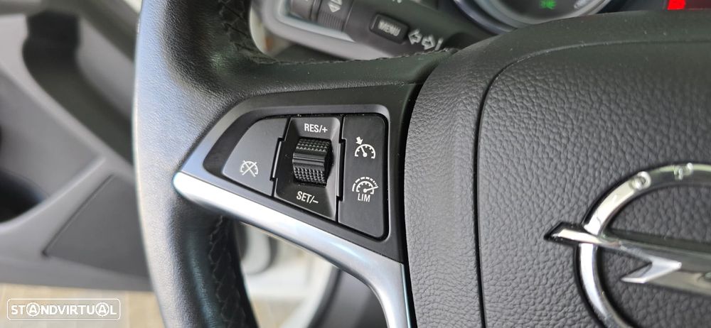 Opel Astra GTC - 29