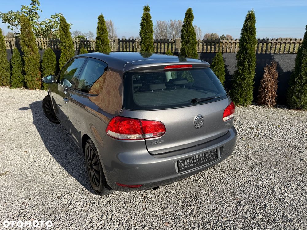 Volkswagen Golf - 6