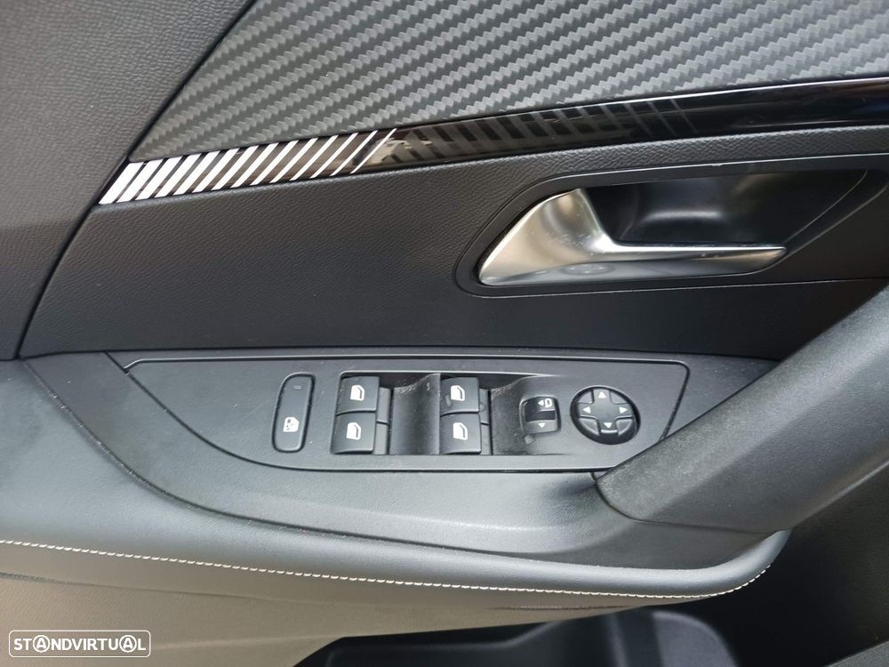 Peugeot e-2008 50 kWh Allure Pack - 23
