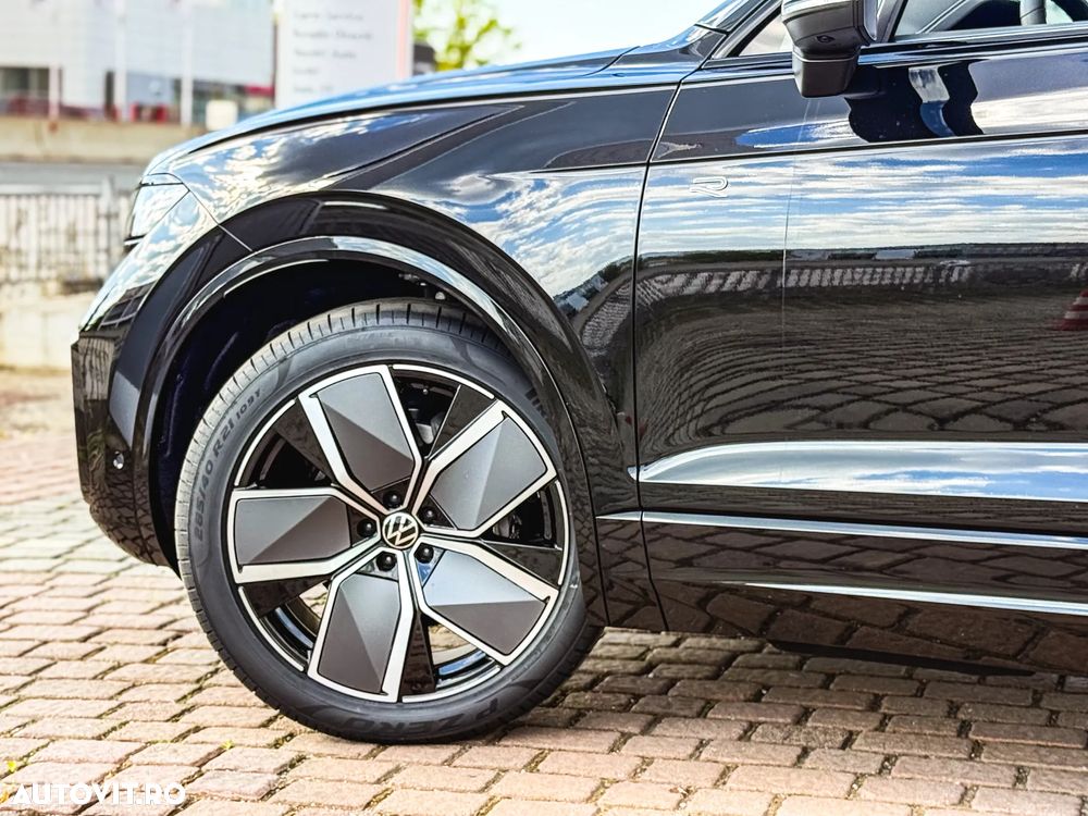 Volkswagen Touareg V6 TDI 4MOTION R-Line - 29