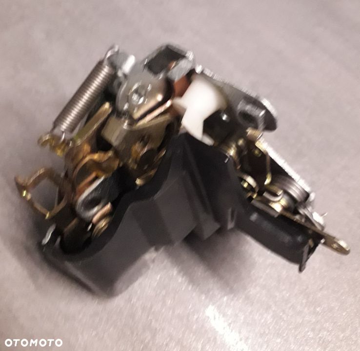 MERCEDES W123 NOWY ORYGINALNY ZAMEK DRZWI + RYGIEL