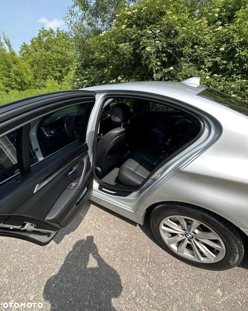 BMW Seria 5 528i - 9