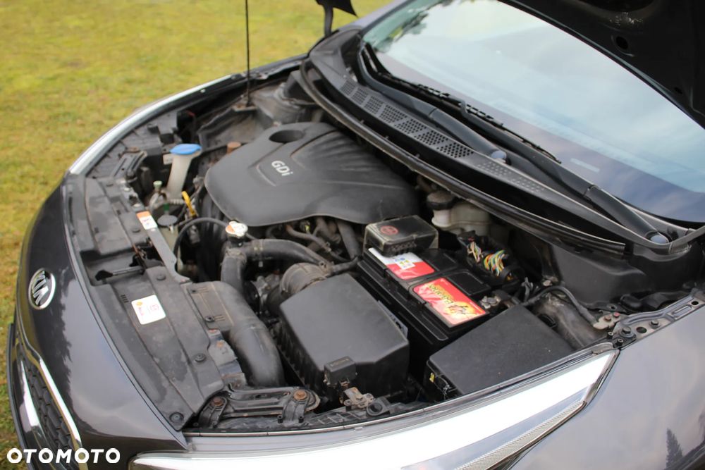 Kia Ceed 1.6 GDI Dream-Team Edition - 32