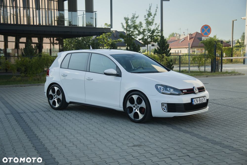 Volkswagen Golf 2.0 TSI GTI - 9