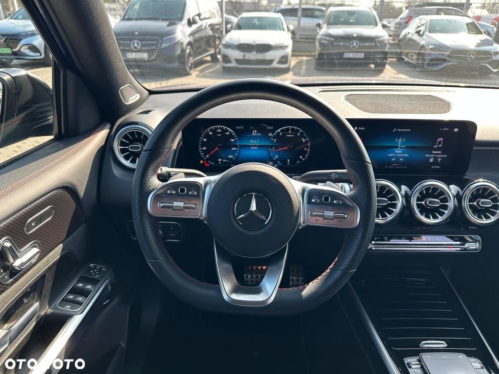 Mercedes-Benz GLB - 9