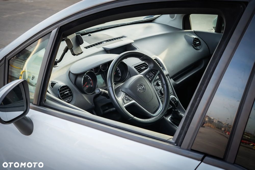 Opel Meriva 1.4 T Essentia - 15