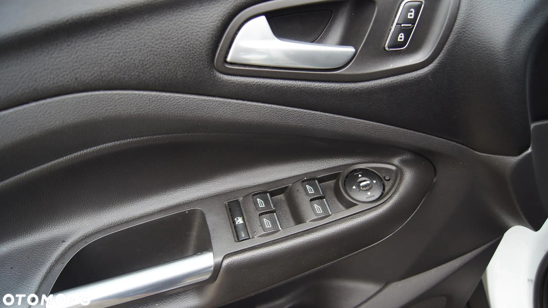 Ford Kuga 1.6 EcoBoost FWD Titanium Plus ASS - 17